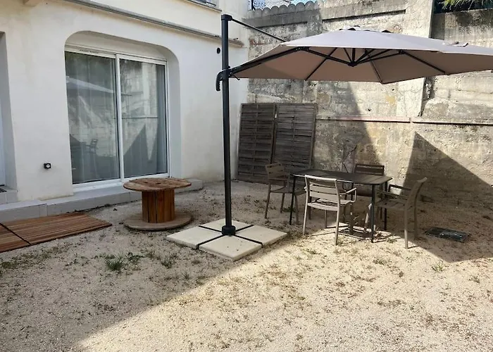 La Glycine - Parking Gratuit - Ac Clim - Cour Prive - *