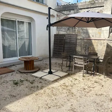 La Glycine - Parking Gratuit - Ac Clim - Cour Prive - *